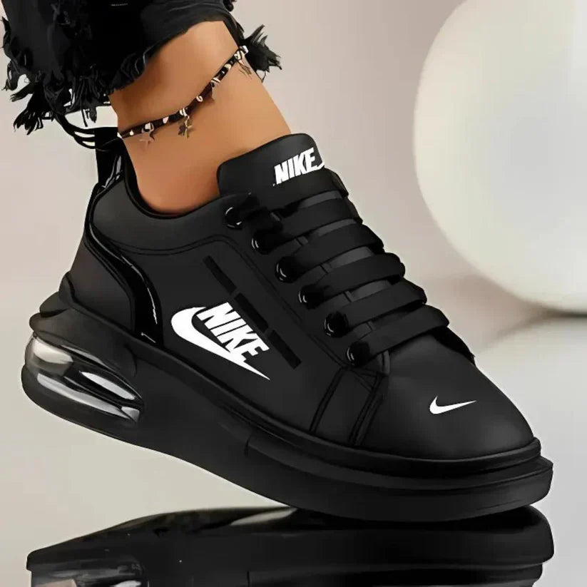Scarpe alla moda NK