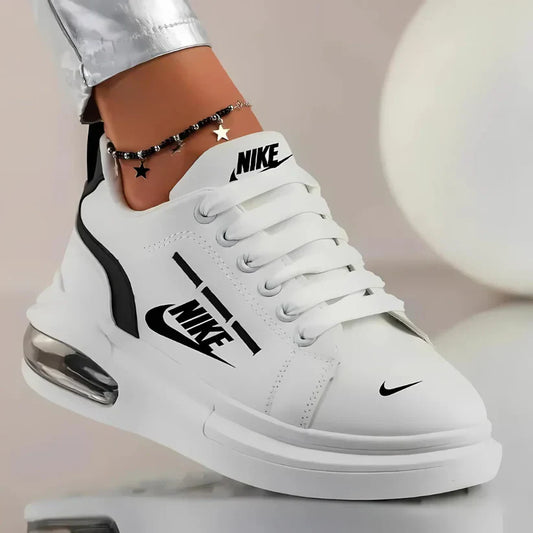 Scarpe alla moda NK